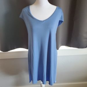 Cable & Gauge blue long t shirt.